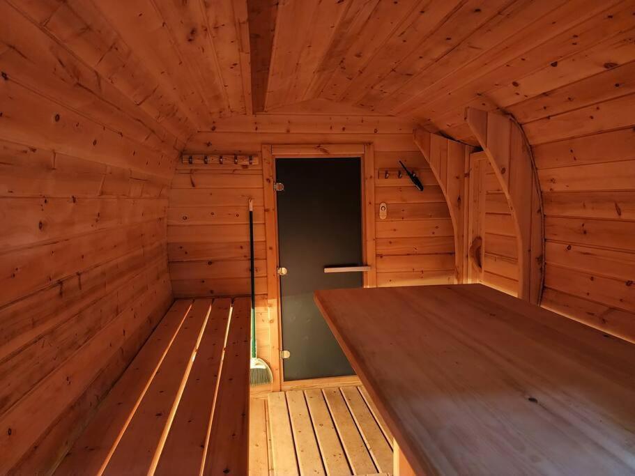 Dingle Run Lodge At Sir Sam'S Haliburton Exterior photo